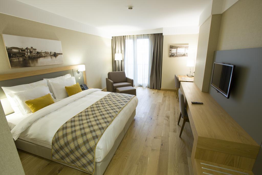 Ramada Hotel & Suites アダナ エクステリア 写真