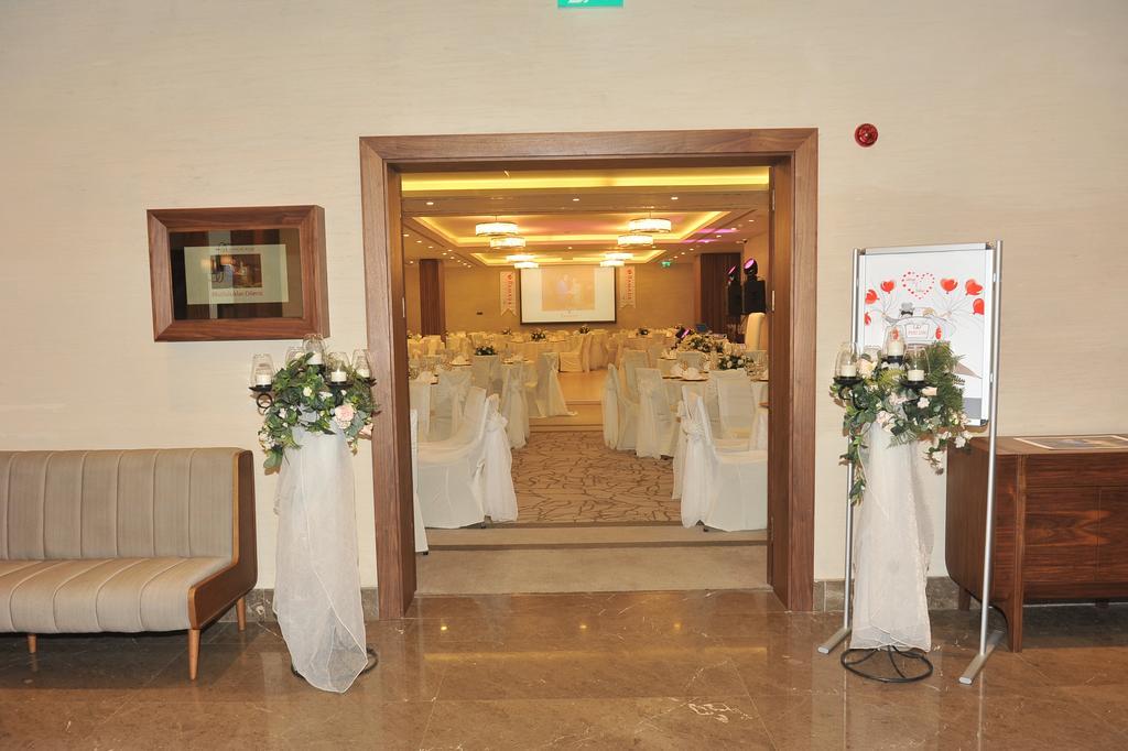 Ramada Hotel & Suites アダナ エクステリア 写真