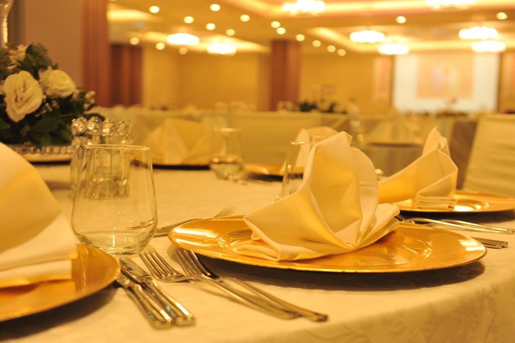 Ramada Hotel & Suites アダナ エクステリア 写真